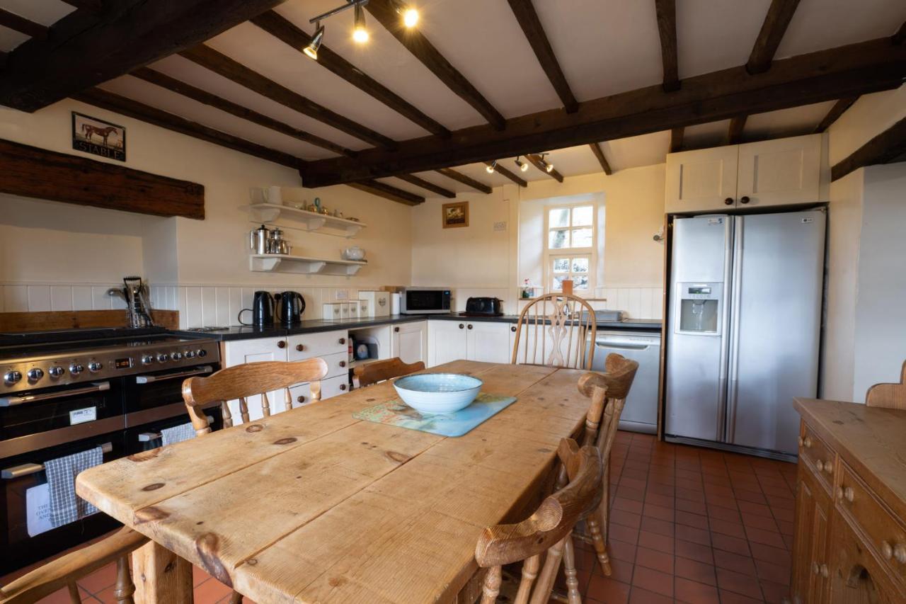 벅스턴 Hulmes Vale House - Sleeps 14 - Peak District 빌라 외부 사진