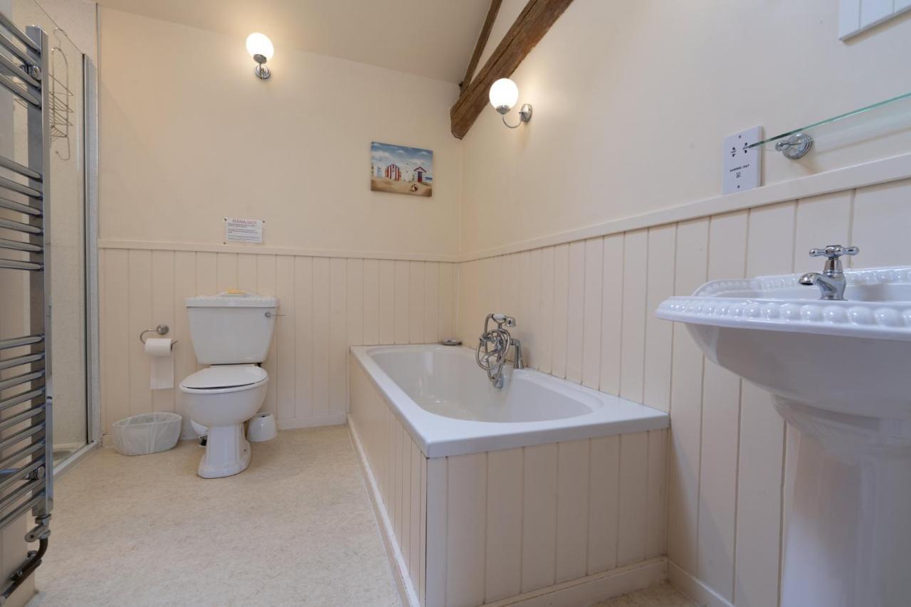 벅스턴 Hulmes Vale House - Sleeps 14 - Peak District 빌라 외부 사진